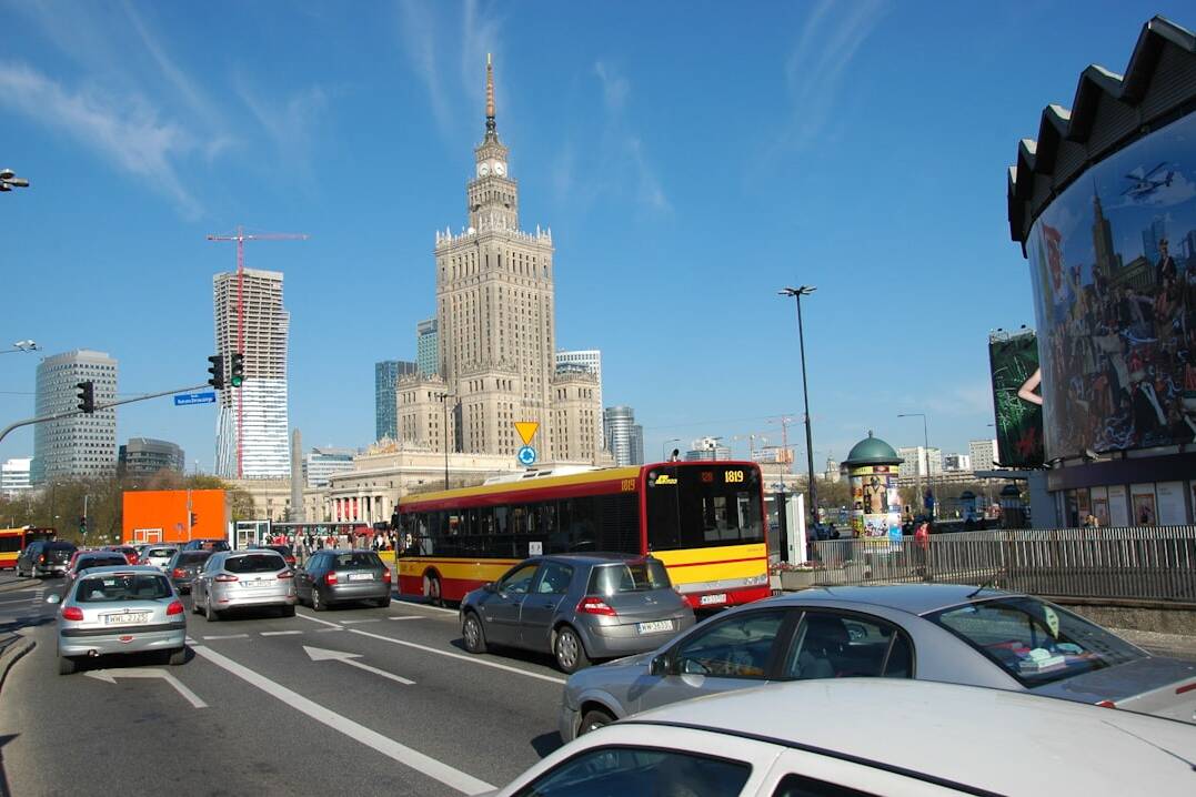 Fliegen Sie nonstop nach Warschau ab 100€ mit LOT - 9 Ziele in Polen ab 130€