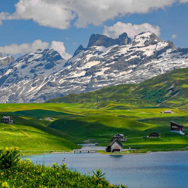 Entdecke die Schweiz: 1 Monat Bahn & Bus für 355 CHF