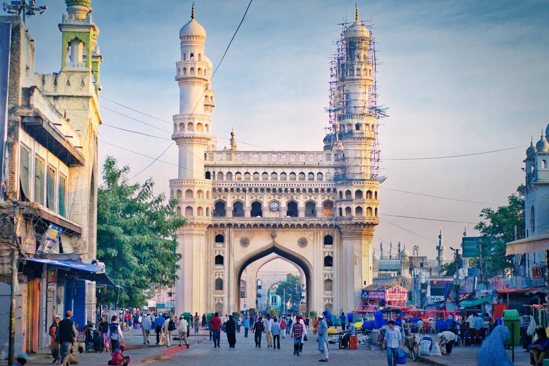 Günstig nach Hyderabad: Flüge ab Wien inkl. Gepäck ab 352€
