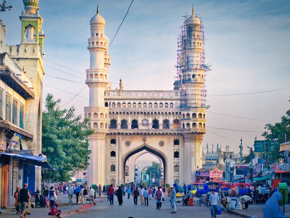 Günstig nach Hyderabad: Flüge ab Wien inkl. Gepäck ab 352€