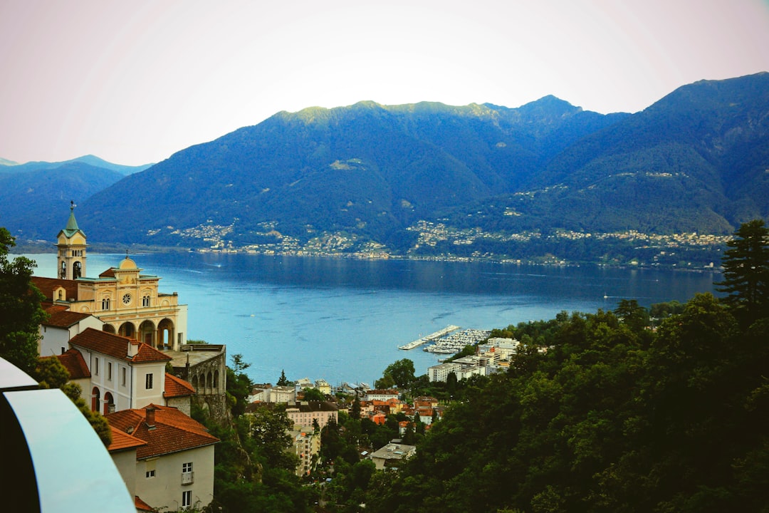 Günstige Zugreisen: Basel/Zürich-Locarno ab 22 CHF