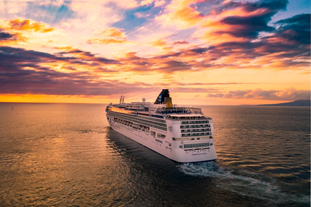 Kreuzfahrt von Hamburg: 10 Nächte auf der neuen Queen Anne ab 1.090€