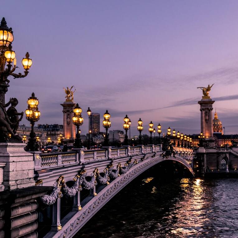 Lufthansa Studentenrabatt Frankreich: €50 ab, 46kg Gepäck!