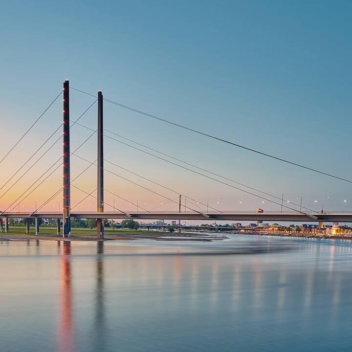 Günstiges Hilton Düsseldorf: Doppelzimmer & Frühstück 105€