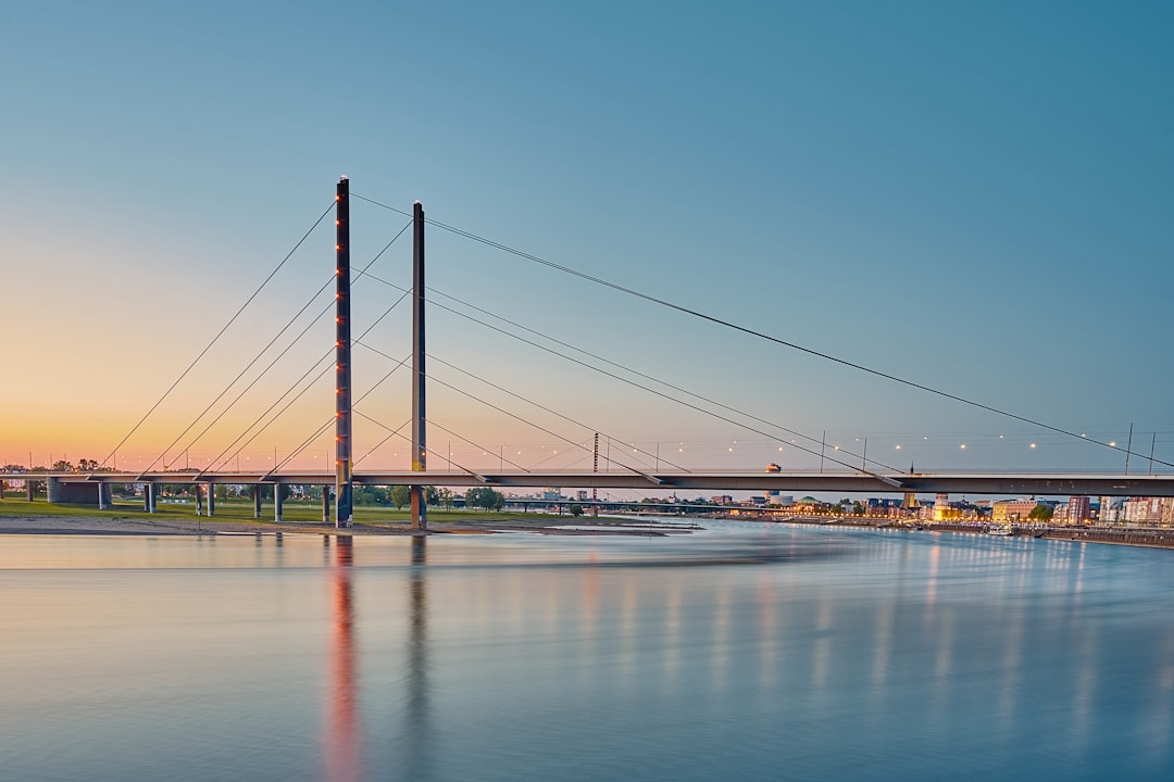 Günstiges Hilton Düsseldorf: Doppelzimmer & Frühstück 105€