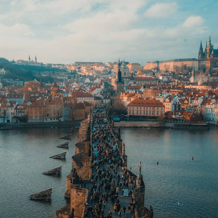 Luxusreise: Kuwait nach Prag ab 530€ mit Etihad Business
