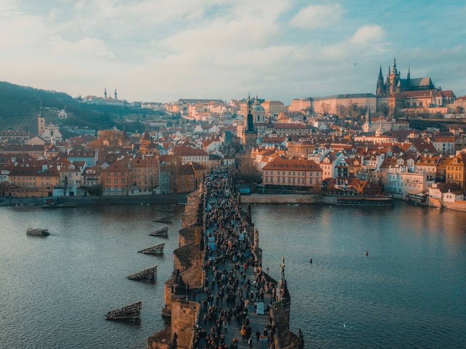 Luxusreise: Kuwait nach Prag ab 530€ mit Etihad Business