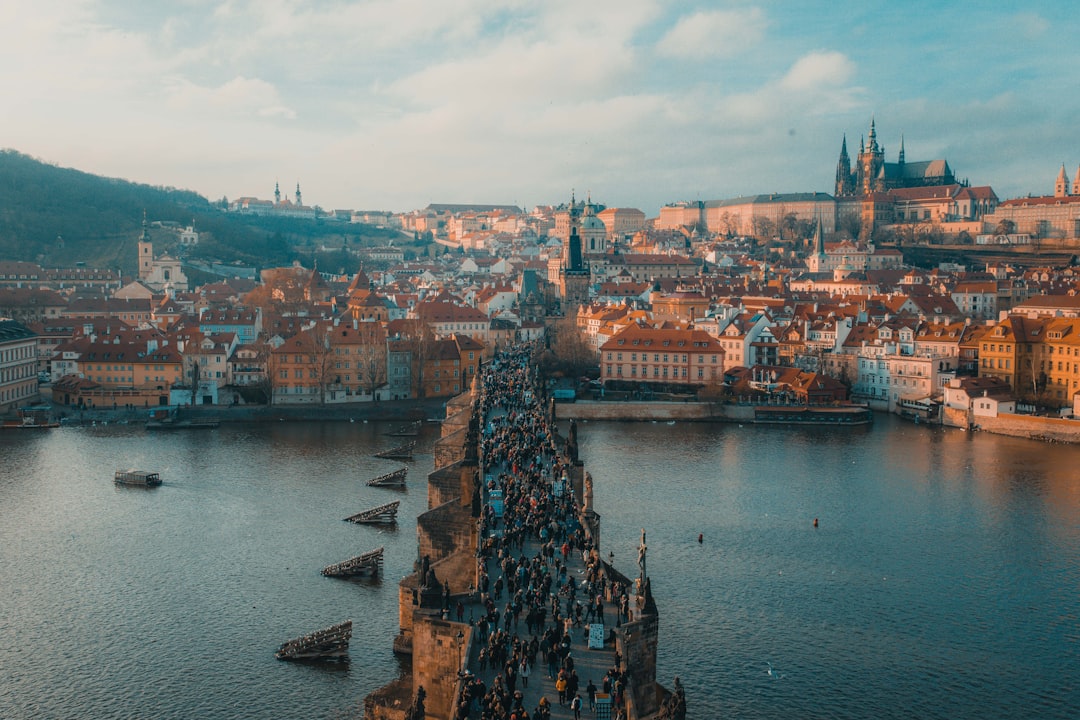 Luxusreise: Kuwait nach Prag ab 530€ mit Etihad Business