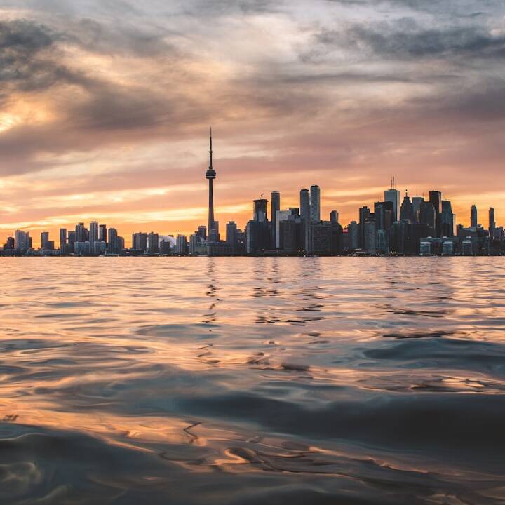 Toronto ab 298€: Westjet Premium Deal ab Dublin!