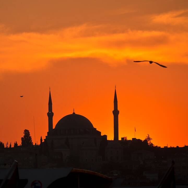14-Nächte Kreuzfahrt ab Piräus: Malta & Istanbul ab 999€