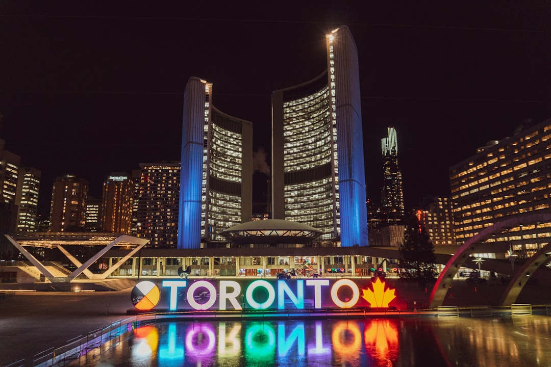 Günstig nach Toronto: Direktflüge ab Amsterdam ab 298€