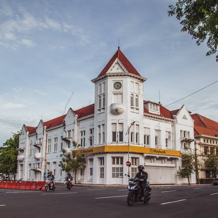 Günstig nach Surabaya: Flug ab Amsterdam für 495€