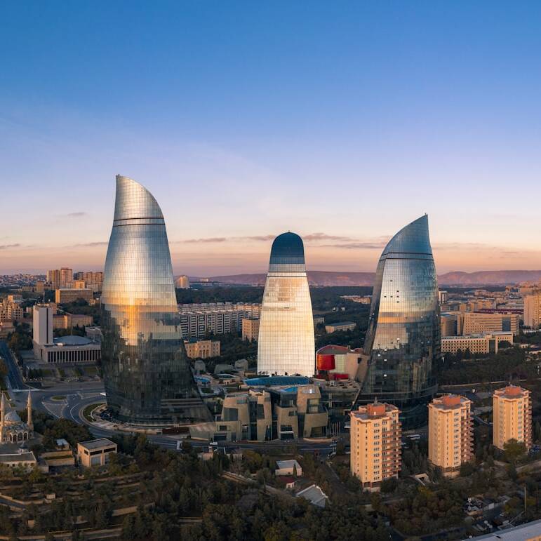 Nonstop nach Baku: Ab Wien & Berlin ab 208€ fliegen!